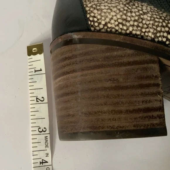 UGG..bullhide leather ankle boots - Picture 11 of 11